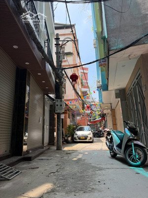 bán nhà phố khương đình,thanh xuân 38m kinh doanh,ô tô tránh,full nội thất.giá 9 tỷ. lh 