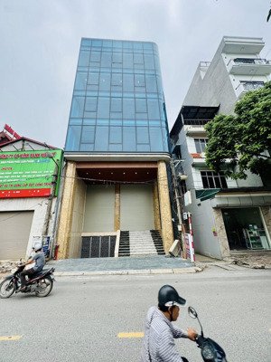 bán gấp nhà hoàng quốc việt, 150m2 ở kết hợp văn phòng, thông sàn, phân lô, lô góc, ô tô dừng đỗ