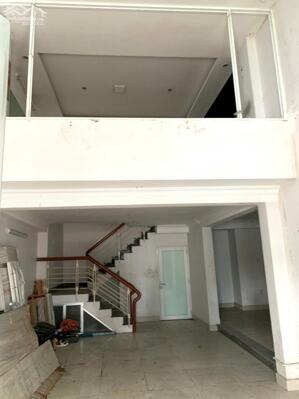 Bán nhà 2 mặt tiền đường Ngô Quyền gần Cầu Trần Thị Lý vị trí kinh doanh tốt