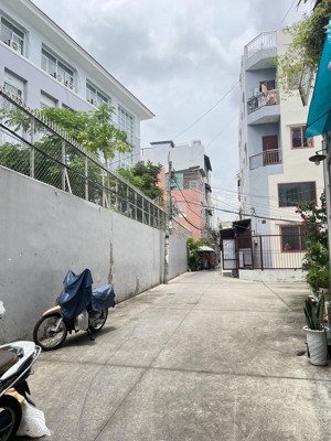 khu v.i.p các đường hoa, nguyễn công hoan phú nhuận, 50m2 ngang 4.4m, 4 tầng, chỉ 6.9 ttỷ tl