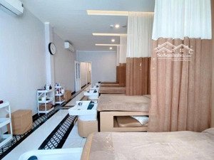 cần bán nhà mặt tiền mới đẹp, trần hưng đạo, dt: 106m2, 4 tầng. giá 15.5 tỷ, tân sơn nhì, tân phú