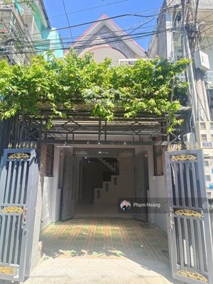 bán nhà sổ hồng riêng, diện tích 70 m nhà 1 trệt một lầu, đã hoàn công sân xe hơi giá 4,2 tỷ