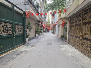 lạc long quân - 40m2 - 5 tầng - gần phố - phân lô - ô tô qua nhà