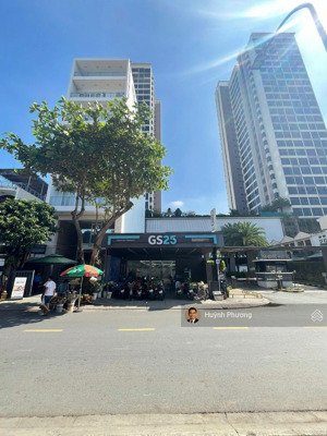 mặt tiền 62-62a quốc hương, thảo điền, quận 2 . đang cho thuê 100 triệu/tháng.