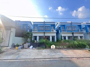 cần bán biệt thự tứ lập 80m2 full thổ cư, 1 trệt 1 lầu tại kđt oasis city, sổ hồng sẵn, giá 1,55 tỷ