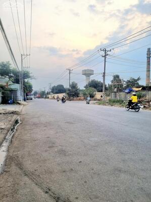 BÁN DÃY TRỌ 2 TẦNG + QUÁN CAFE – THU NHẬP 240TR/NĂM – MẶT TIỀN ĐƯỜNG KÍNH NỔI, DĨ AN