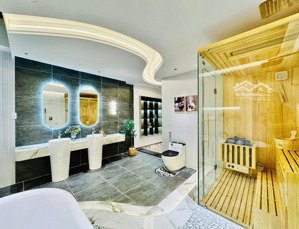 nhà đẹp cao cấp hẻm xe hơi sát mặt tiền ngay cv làng hoa