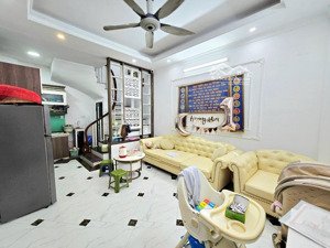 bán nhà gốc đề - hoàng mai 30/33m - 5t - mt5m - 7.1 tỷ . oto đỗ cách nhà 10m - full nội thất