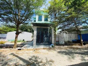 bán nhà lầu 141m2 giá 2 tỷ 150 tặng thêm nhà trọ tân định gần chợ bến lớn, thu nhập 6tr/th - sr