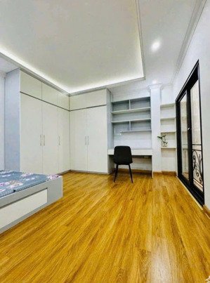 ngọc thụy 5 tầng 10 triêu lh (zl cho thuê nhà phố ngọc thuỵ -