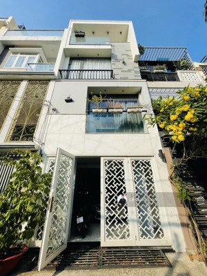 xinh, ở ngay! ô tô ngủ trong nhà, dt: 4.5x15m, 70m2, 3 tầng hxh hoàng hoa thám, bt chỉ 12,9 tỷ