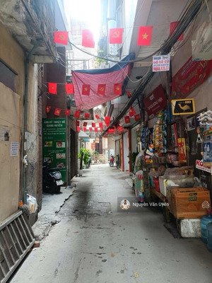 bán nhà : kim mã 25m2 x 4 tầng x 6,5 tỷ, trước nhà rộng hơn 3 m, ngõ thông , kinh doanh nhỏ rất tốt