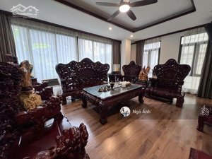 đống đa - phân lô - lô góc - ô tô tránh - 7 tầng thang máy - kinh doanh đỉnh - hàng xóm quận uỷ