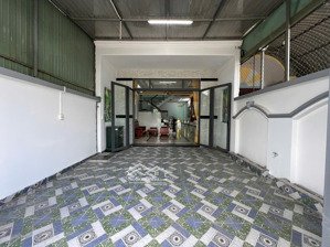 chủ nhà cần bán gấp nhà 2 tầng mặt tiền kinh doanh mới xây xong, gần ngã 4 miếu ông cù