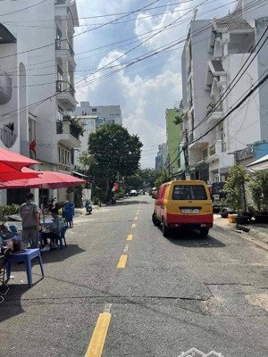 nhà mặt tiền kinh doanh - đường lê quốc trinh -tân phú - nhà mới đẹp -chỉ hơn 5 tỷ