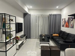 cho thuê nhanh căn 2 ngủ 73m2 full nội thất bạn công đông nam