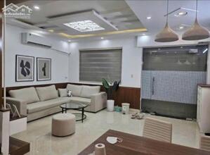 Cho thuê nhà 3 tầng ngõ Phụng Pháp - Văn Cao có chỗ để oto 24/24 gần nhà