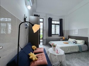 cho thuê căn hộ 1pn, 40m2 full nội thất có ban công thoáng mát nhất chi mai gần etown , vhu , huit