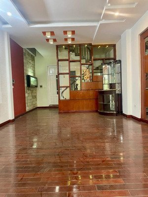 vị trí vàng phân lô víp - ô tô tránh kinh doanh - cực gần phố - thông tứ tung - nhà dân xây kiên cố