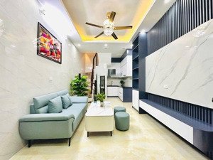 nhà nhỏ phố giáp bát gần đường giải phóng