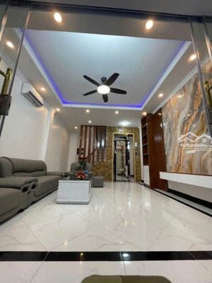 bán nhà xuân thuỷ - cầu giấy- 7t thang máy - 38m- ngõ thông - 15m ô tô tránh - mới đẹp - full đồ