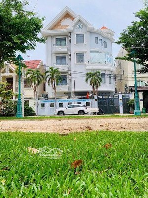 bán nhà biệt thự 15x16m, 5tầng giá 42tỷ, kdc tân quy p.tân phong kế lote quận 7