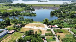 chính chủ cần bán đất view hồ, gần sân golf và hồ, 2 mặt tiền hơn 2 tỷ.