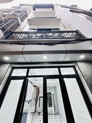 bán nhà đại la-hai bà trưng 40m-5 tầng-mặt tiền 4m.thang máy,10m ra oto đỗ, nhà xây mới.