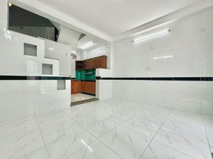 cho thuê nhà riêng đẹp, nhiều tiện ích tại thích quảng đức, 14 triệu, 80m2, 3pn, 4wc