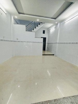 nhà đẹp ở ngay bình đông, q8, 33m2, 2pn, kế hẻm xe hơi thông, chỉ 2.95 tỷ