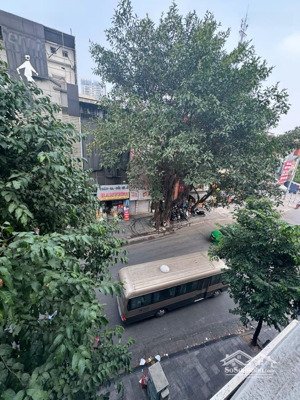 nhà mặt phố lò đúc,sổ vuông đét, kinh doanh dòng tiền đỉnh,vỉa hè,đường 2 chiều thuận tiện dừng đỗ