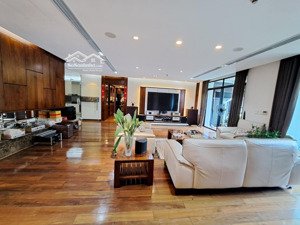 bán căn hộ cao cấp 215m2 mặt đường thành thái đối diện công viên cầu giấy. full nội thất luxury.