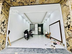 bán nhà hồ tùng mậu bắc từ liêm dt 44/50m x 7t x mt 4m giá 15,9 tỷ có thương lượng