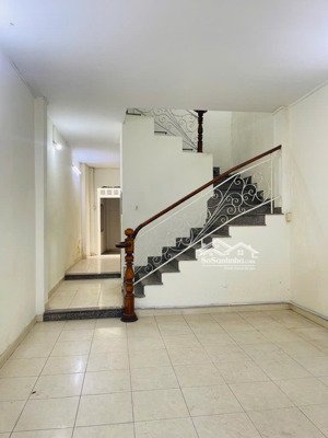 nhà ngay cách mạng tháng 8-ngay ngã tư bảy hiền-tiện xây mới-cách mặt tiền 5m-60m2-7,4 tỷ