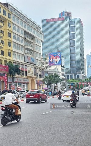 tòa văn phòng tiêu chuẩn - thụy khuê . tây hồ - 154m - 9 tầng - dòng tiền 300tr/ tháng.