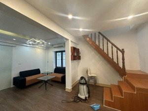 - tập thể phạm ngọc thach 32/100m - 5.5 tỷ - 2ngủ - 2 wc - đóng đa