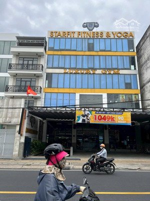 bán nhà góc 2 mặt tiền cách mạng tháng 8 - dt: 18 x 45m - hầm + 4 lầu - giá bán: 160 tỷ