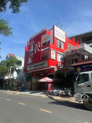 chính chủ gởi bán mt kinh doanh tthc dĩ an. đối diện trường thcs. trước cho thuê 40tr/th. dt 155m2