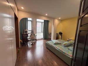 bán nhà phân lô, ôtô tránh 7t thang máy phố hoàng cầu, đống đâ, hàng xóm quận ủy, ở sướng kd đỉnh