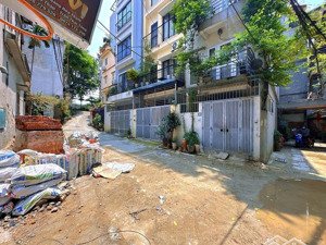 bán nhà ngõ 576 hoàng hoa thám ba đình nhà ngõ rộng oto vào được