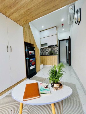 bán ccmn dòng tiền - thang máy - full nội thất - vàivmets ra ô tô - dt65 m , mt 5 x 6t giá 19.3 ty