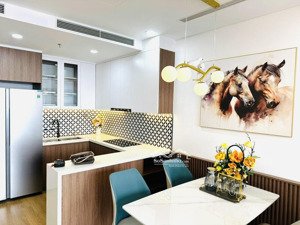 chính chủ gửi bán gấp căn hộ 2pn tại 6th element 85m2 tầng trung ban công hướng đông nhà rất thoáng