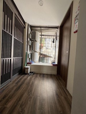 chính chủ bán căn hộ tập thể 70m2 x 3 pn, siêu thoáng, full tiện ích, ô tô đỗ cổng ngày đêm