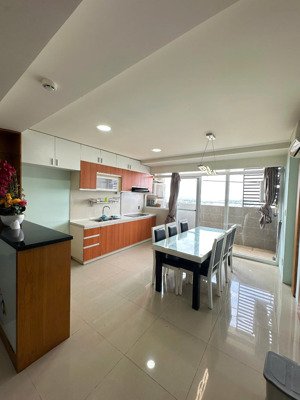 bán căn hộ hktg 4pn, 4wc, 4,3tỷ sổ hồng chính chủ, sang tên ngay. lh 