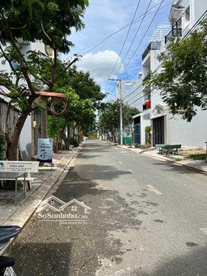 nhà mặt tiền 3 tầng - 70m2 giá 5,95 tỷ