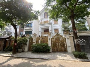 quá rẻ chỉ 35 tỷ bán ngay biệt thự văn phú 200m2, mt10, sát ngã tư đường đôi, công viên, sđcc