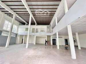 cho thuê nhà kho 440m - mặt tiền tôn đản - giá siêu ưu đãi chỉ 22 triệu/tháng