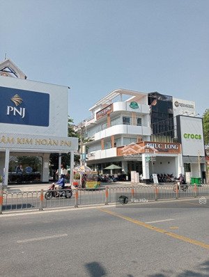 chốt gấp - góc 2 mt phan văn trị, q. gò vấp - dt: 6x27m - 4 tầng - hđt: 180 triệu - giá: 35 tỷ