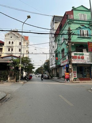 bán nhà yên lãng -thái thịnh- nhà đẹp long lanh, ngõ thông tứ tung , kdv,dt:55m -5 tầng -15.x tỷ