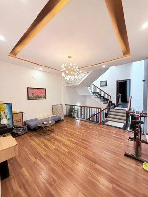 hàng hiếm-- nhà 3 tầng đường lê ấm